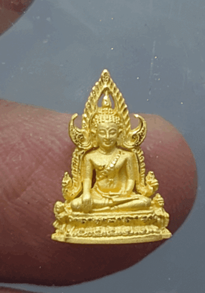 Phra Buddha Chinnarat, gold, first generation Police Department, "History" model, size 1.5 cm, year 2019, with original box