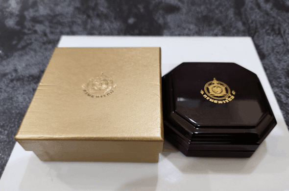 Coin box, empty box, contains 1 coin hole, octagonal cube shape, from the Treasury Department, wooden box, good condition, with outer box