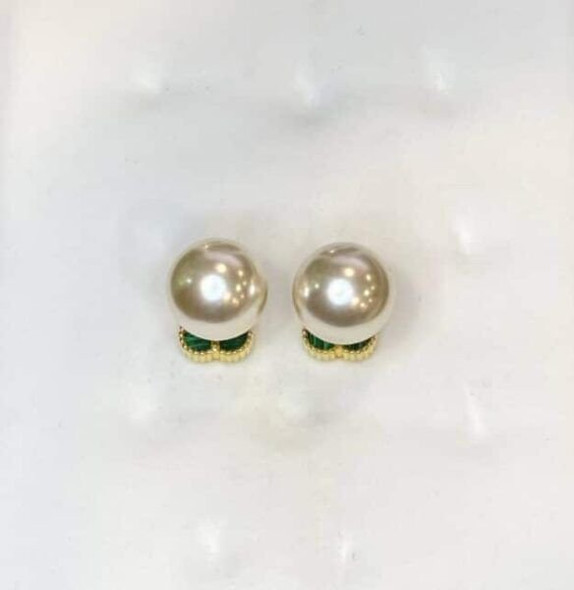 Pearl Earring
