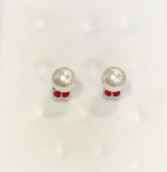 Pearl Earring