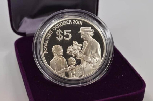 2001 - New Zealand Silver $5 Proof Coin - Royal Visit