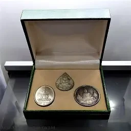 1982 - The Emerald Buddha , Set of 3 seasons, Silver Amulet (back has Rajasthan) with box.