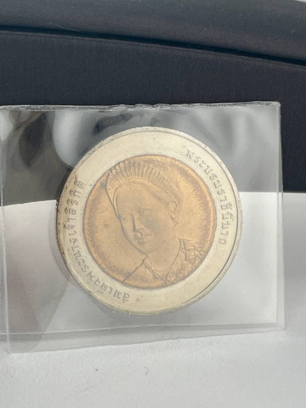 2004 - Commemorative coin 10, two colors, 6 rounds, Queen, unused