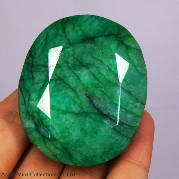 586.40 Ct Treated Green African Emerald Huge Museam Size Certified Gemstone