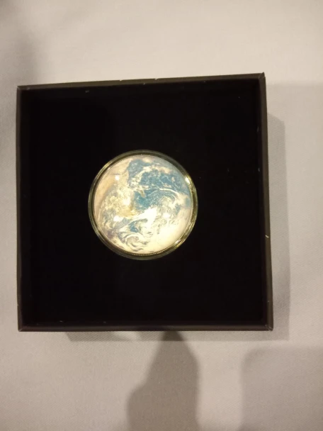 2022 1oz Fiji marble dome shaped silver coloured coin-scarce-only 1000 issued