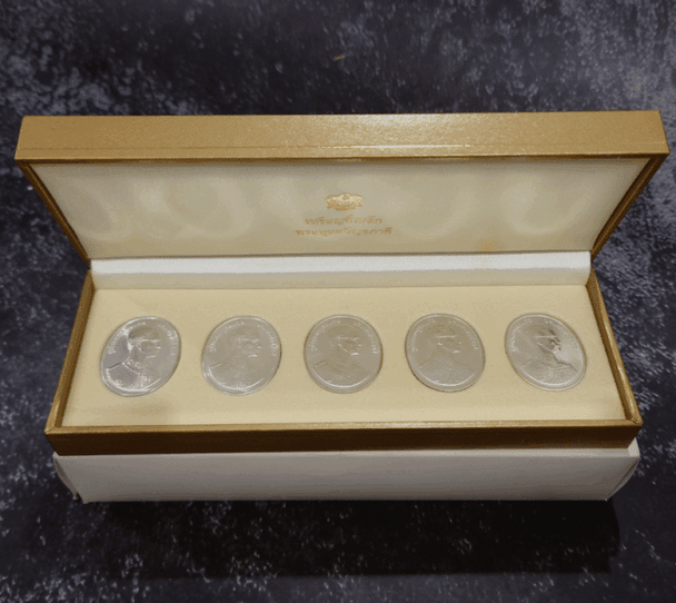 Panchapakee Buddha Coin, silver, large print, commemorative of the Golden Jubilee of His Majesty King Rama IX, year 1996, complete with box, set of 5 coins.