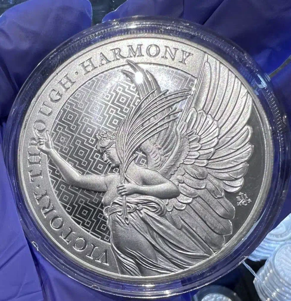 2022 -5 Troy oz .999 Fine Silver Coin St. Helena Victory Through Harmony CAPSULE