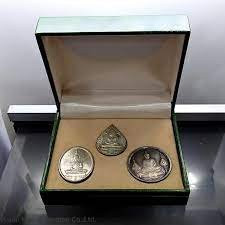 1982 - The Emerald Buddha, Copper Black Oxide coin. First series, 3 Season with original box