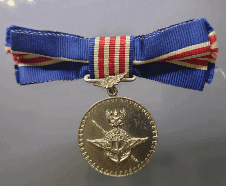 Free People's Medal (S.S.C.) 1973, original cloth, beautiful condition