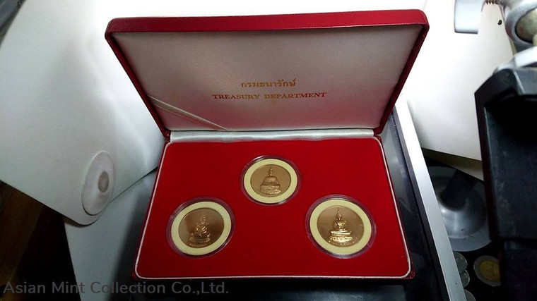 2002 - The Emerald Buddha-Bronze medal set of 3 seasons, the King's 75th birthday