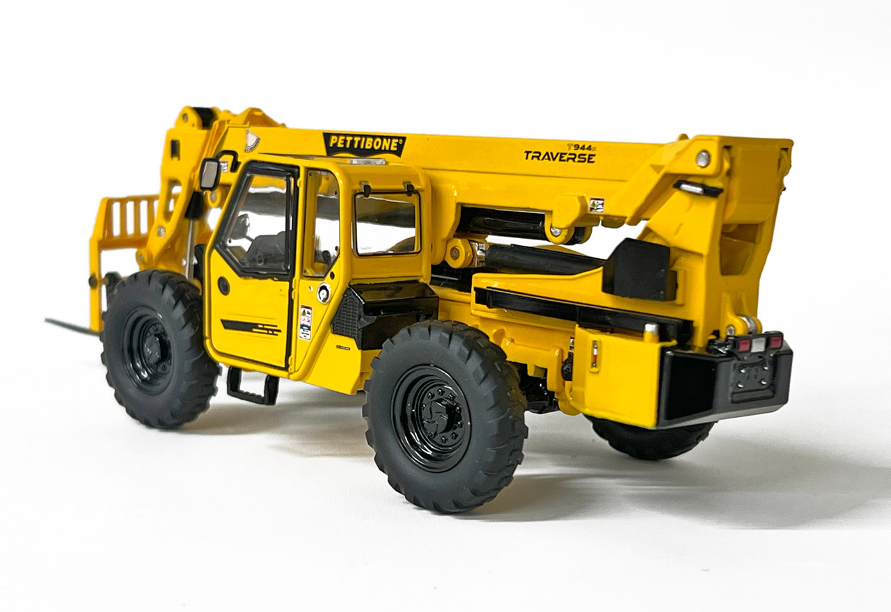 Pettibone TRAVERSE T944X Telehandler - alternate view 4