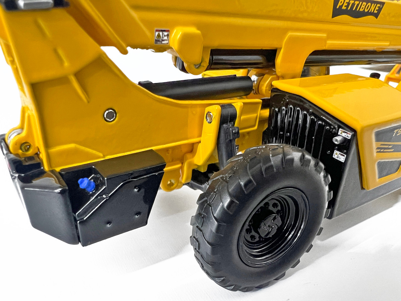 Pettibone TRAVERSE T944X Telehandler - alternate view 25