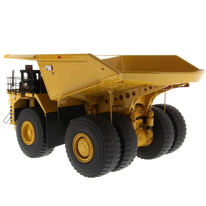 Caterpillar 798 AC Mining Truck - alternate view 3
