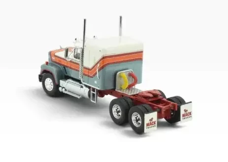Mack Superliner Tractor - White & Red & Blue - alternate view 2