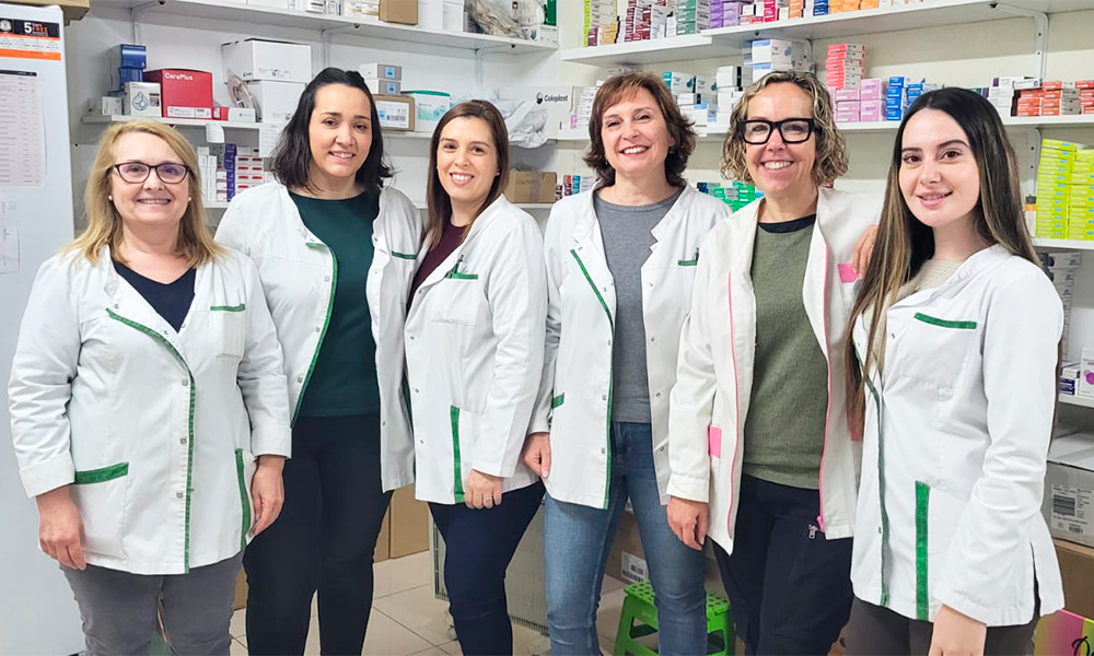 Equipo de la Farmacia La Plaza, en Almácera, Valencia