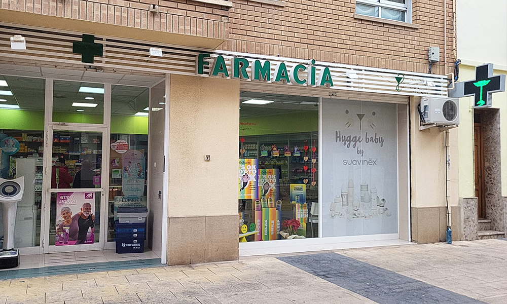 Exterior de la Farmacia La Plaza, en Almácera, Valencia