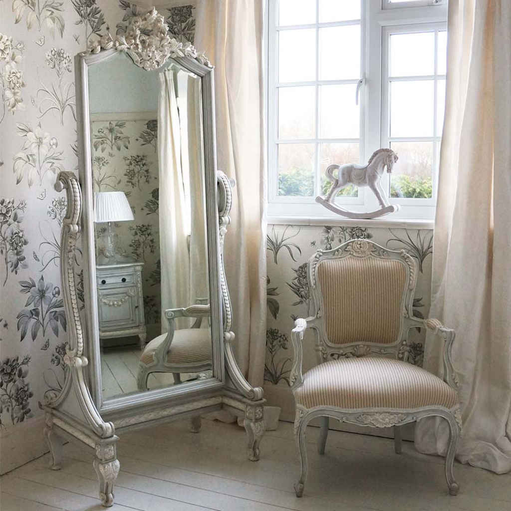 Classic Living Room Set