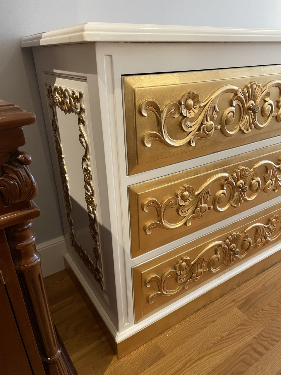 GOTHIC 6 DRAWER DRESSER AND MIRROR, GOLD AND WHITE