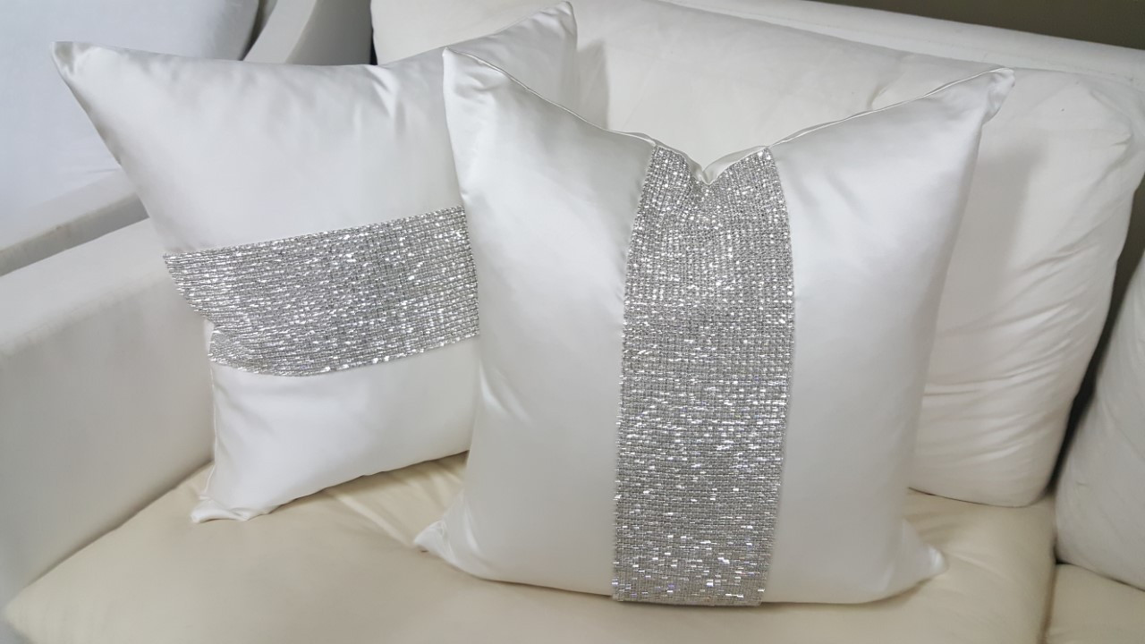 White Throw Pillows, Luxurious White Pillow