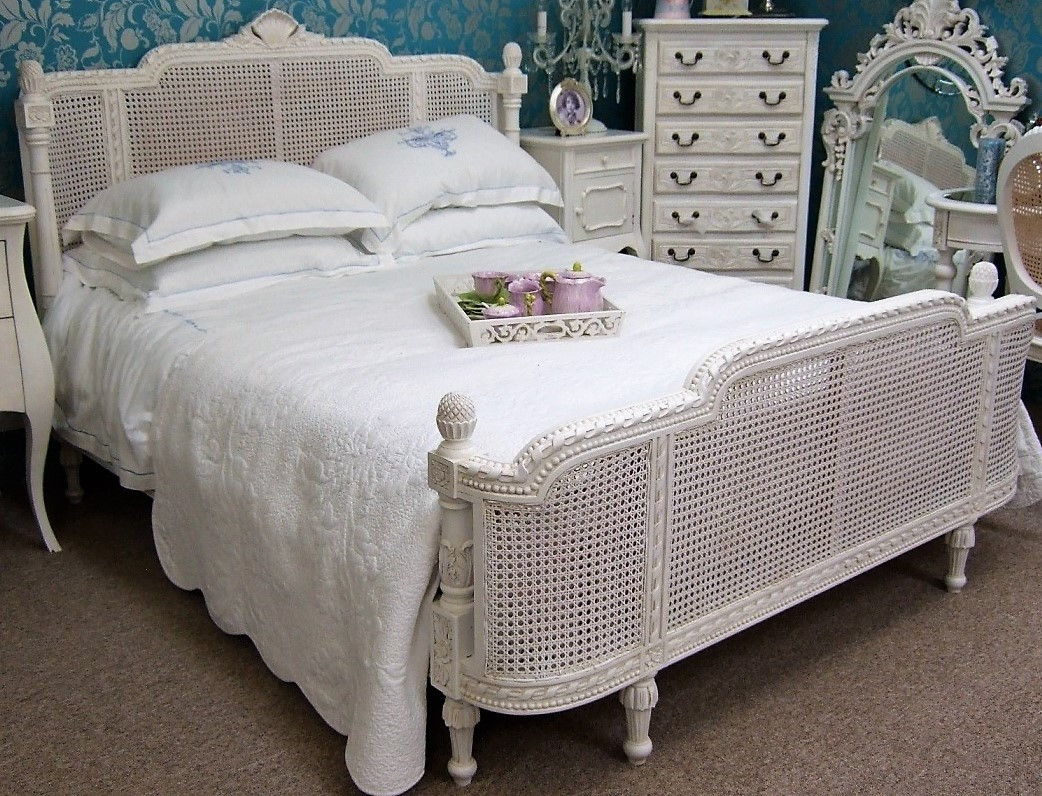 Gold Rattan Bed, Cottage style