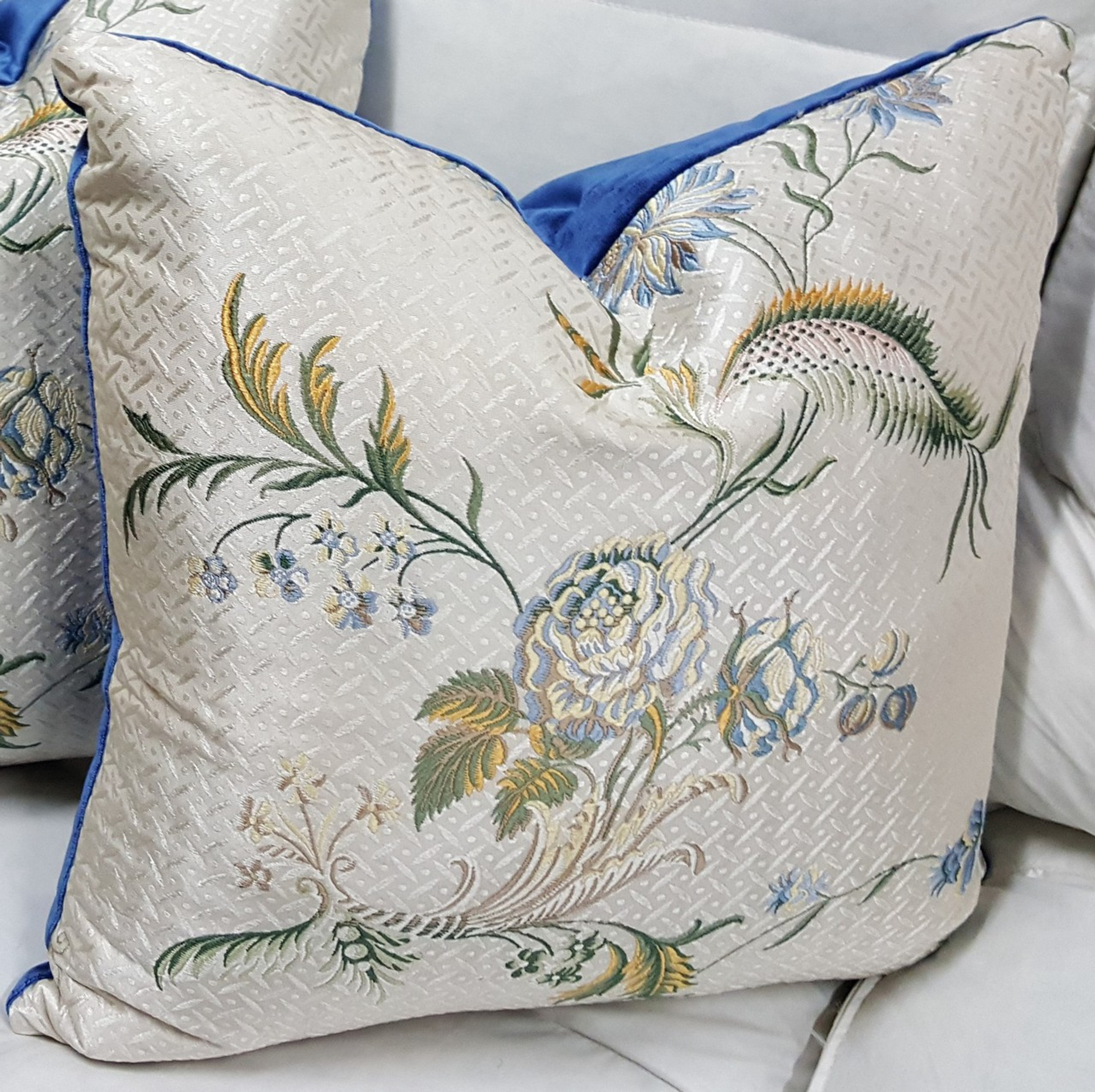 Silk Floral Throw Pillow Embroidered   20160923 171021 2  82766.1474761146 