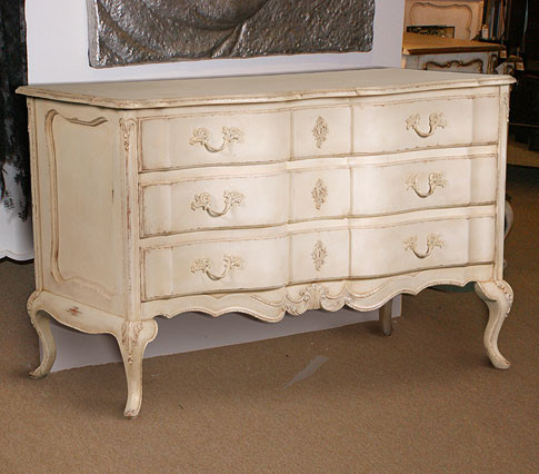 White French Provincial Chest of Drawers