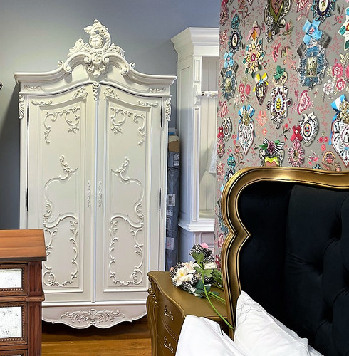 Marie Antoinette Armoire with Mirror, Antique White