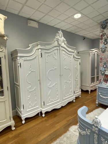 MARIE ANTOINETTE WIDE ARMOIRE WHITE