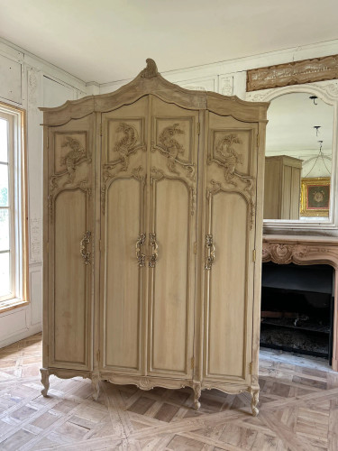 LOUIS XV FARMHOUSE ARMOIRE WARDROBE NATURAL
