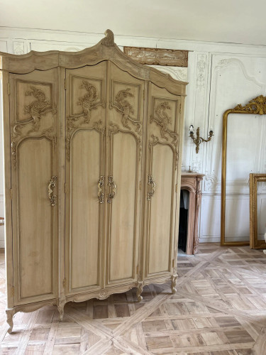 LOUIS XV FARMHOUSE ARMOIRE WARDROBE NATURAL