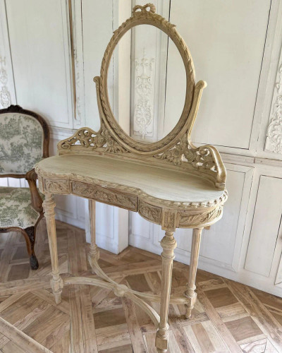 BORDEAUX LOUIS XVI RATTAN VANITY SET