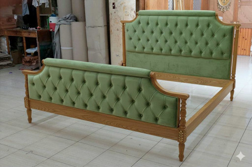 ST. GEORGES TUFTED BED NATURAL OAK