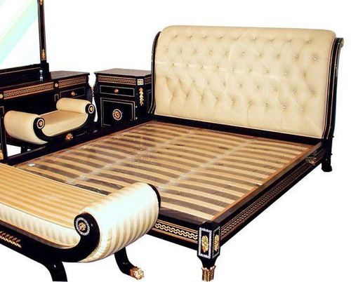 CLASSIC ITALIAN BED