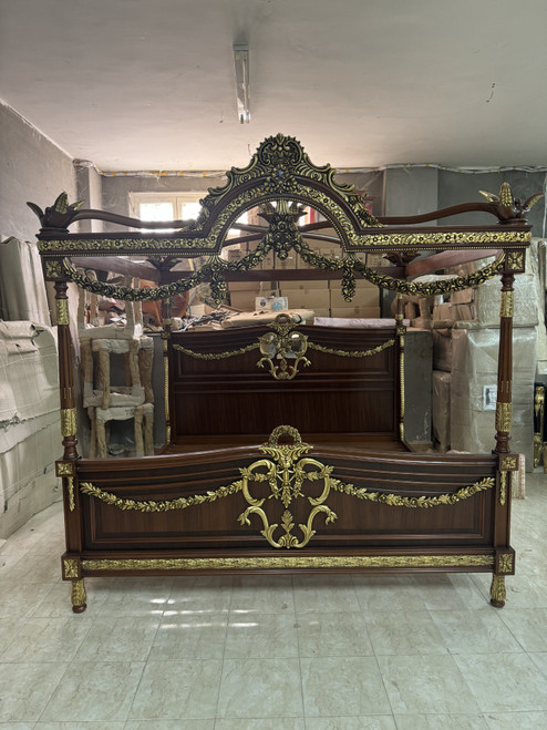 CHATEAU DE VERSAILLES CANOPY BED