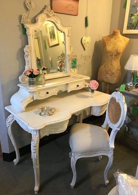 French Chateau Vanity Table Set, Chateau White
