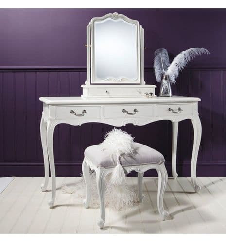 French Vanilla Upholstered Bedroom set