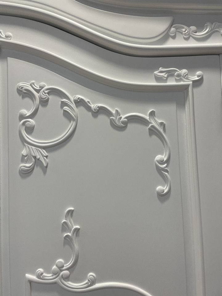 MARIE ANTOINETTE WIDE ARMOIRE WHITE