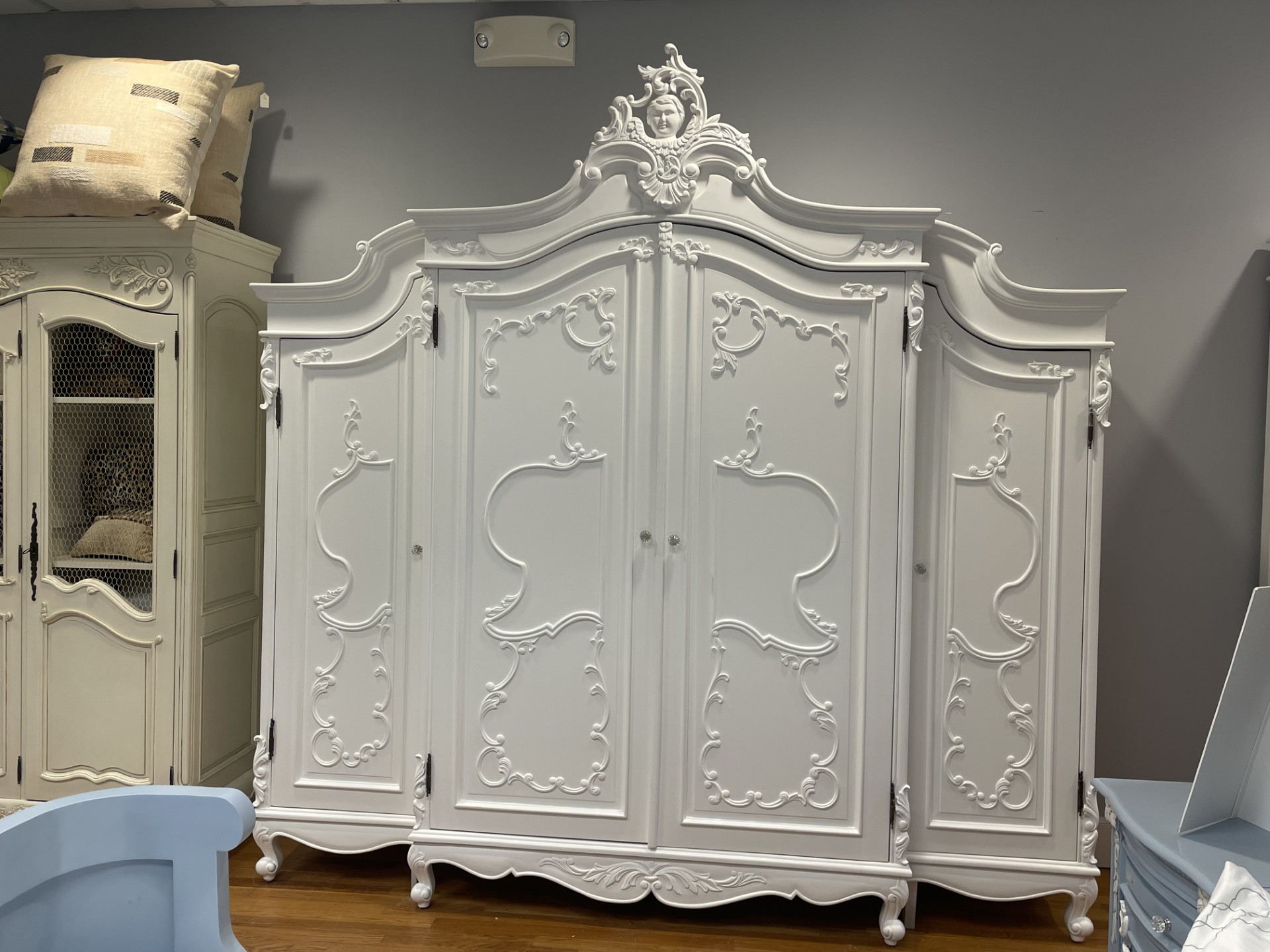 MARIE ANTOINETTE WIDE ARMOIRE WHITE