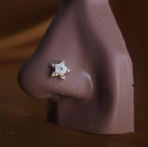 five gem flower nose stud L bend untwist five gem flower nose stud L bend untwist