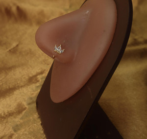 Gemstone Tiny Crown Nose Hoop Piercing Gemstone Tiny Crown Nose Hoop Piercing