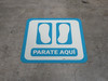 Stand Here Spanish with Feet Icon (Blue) Square - Floor Sign