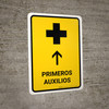 First Aid With Up Arrow Yellow Spanish Portrait - Wall Sign