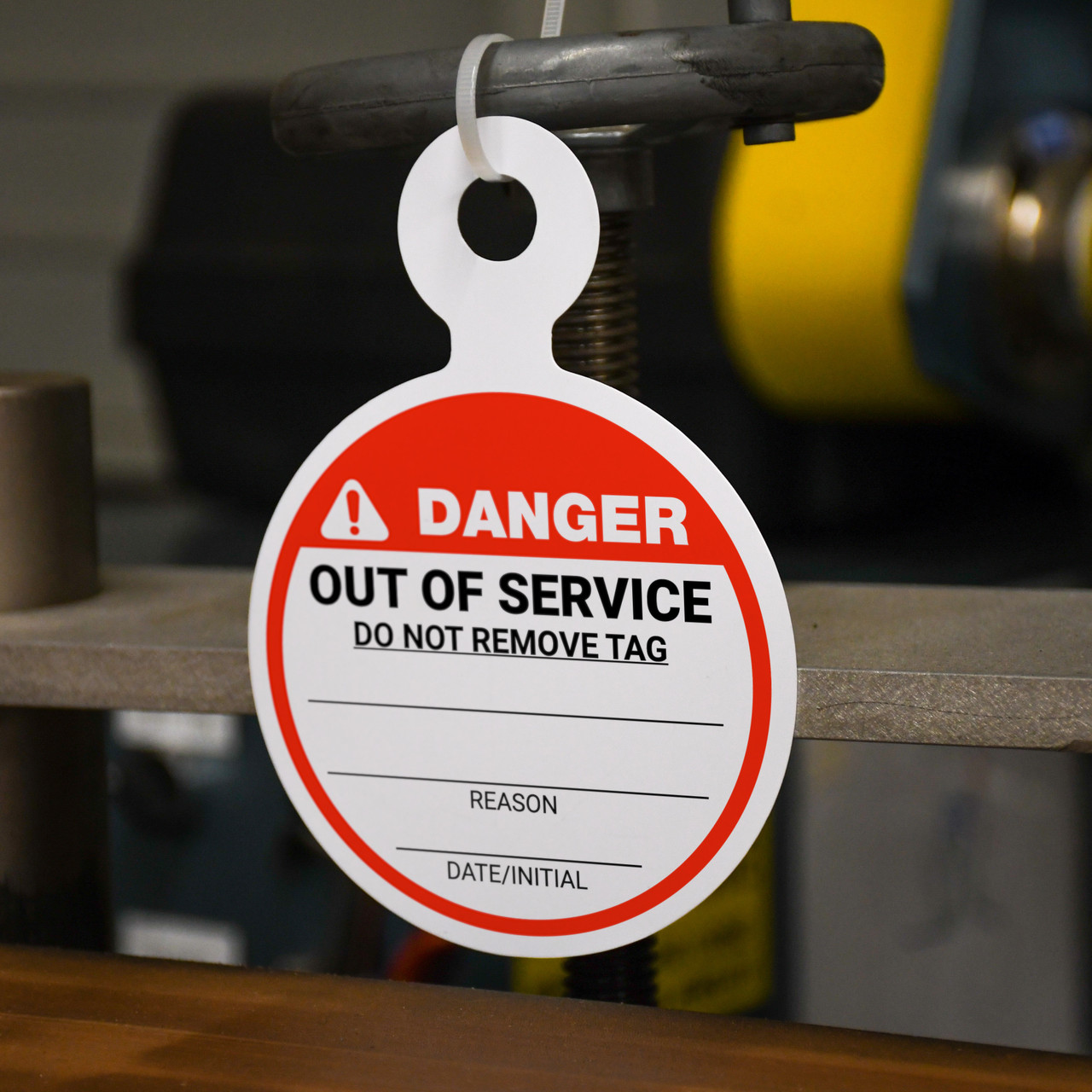 Danger: Out of Service - Do Not Remove Tag - Round Hang Tag