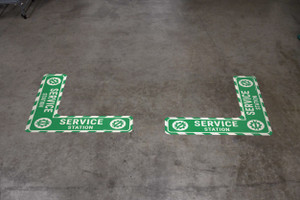 Service Station - Floor Sign Corner