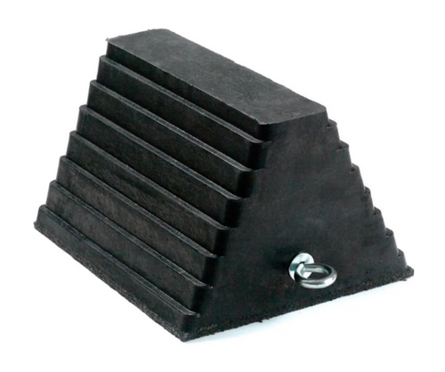 Global Industrial™ Rubber Wheel and Tire Chock, 10"L x 8"W x 6"H
