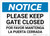Notice: Bilingual Spanish Please Keep Gate Closed Landscape - Label
