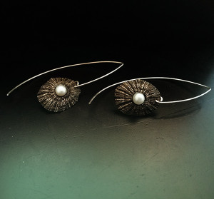 Silver Sea shell Earrings with pearls