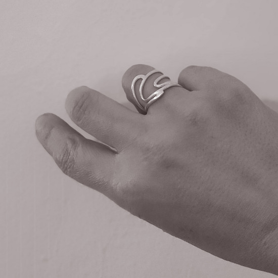 Simple yet statement silver liny ring 