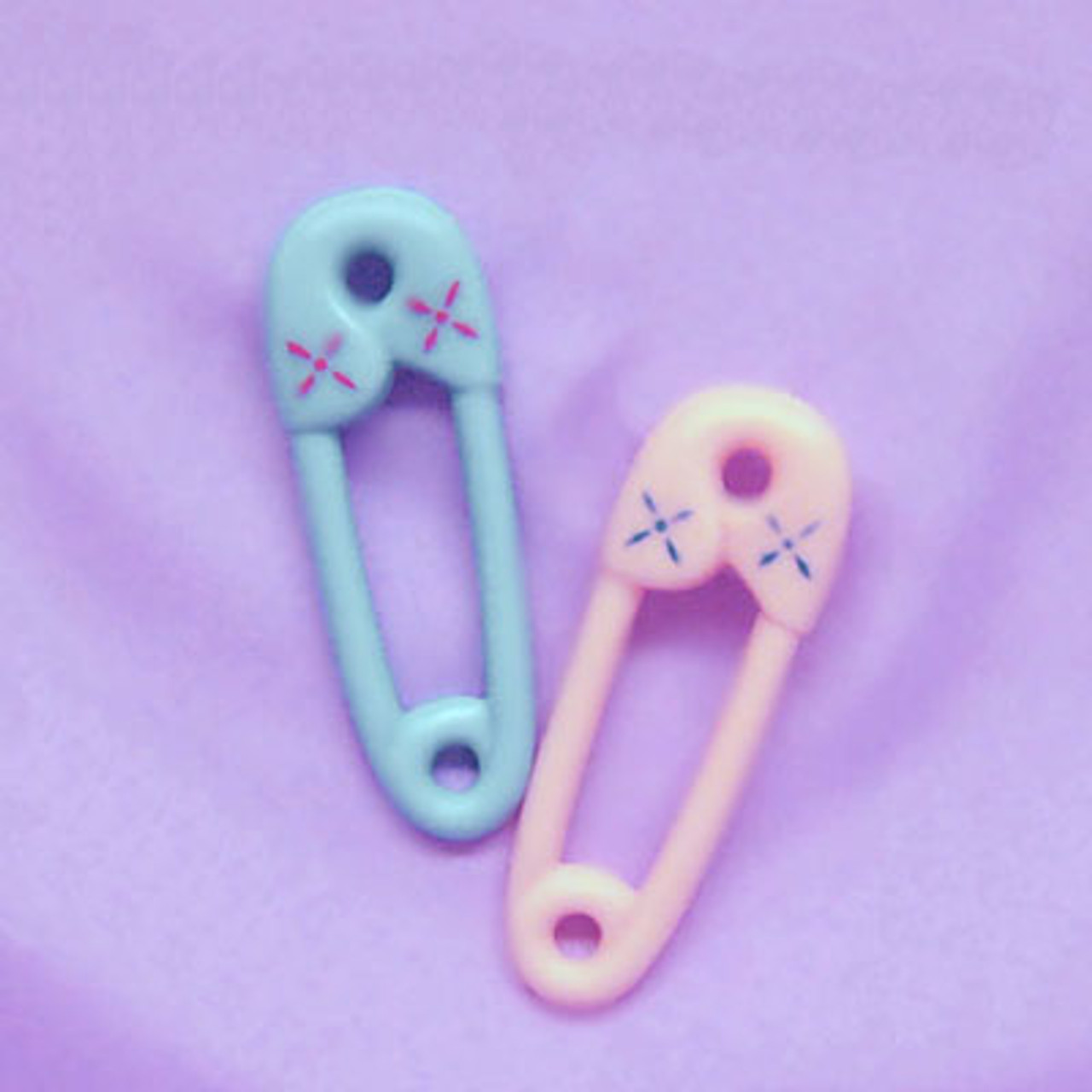 Pink Safety Pin Favors