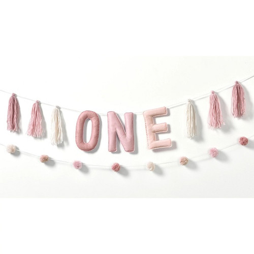 Dress up your 1st birthday girls celebration with this Little Miss Onederful Plush Banner! This set features felt plush and pom poms with yarn tassels and One in stuffed letters. Package includes 2 count, 8 foot banners.